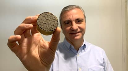 University of Bath develops new material to reduce aircraft noise