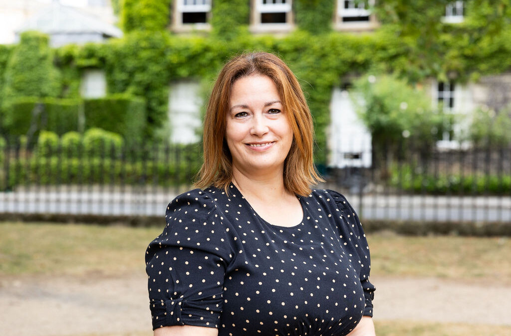 Annelie Grey – professional headshot