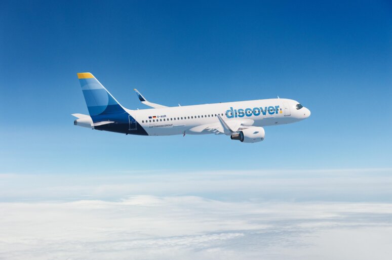 Bristol AIrport – passenger jet